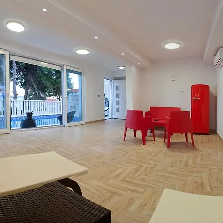 Anamaria Апартаменты Трогир