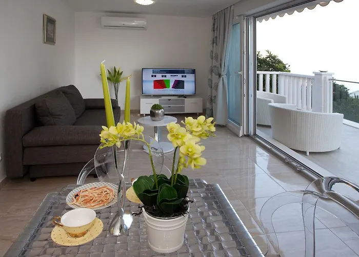 Anamaria Apartman *